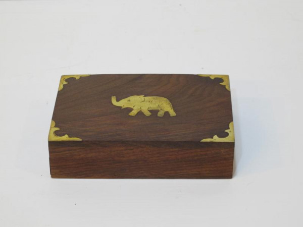 Holzdose mit Einlegearbeit aus Messing Motiv Elefant